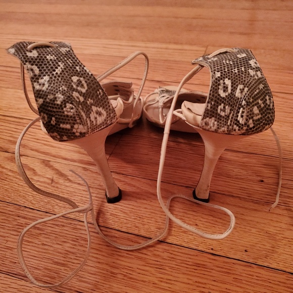 Manolo Blahnik Snakeskin Leather Wrap Sandal, 7.5 - Picture 3 of 4